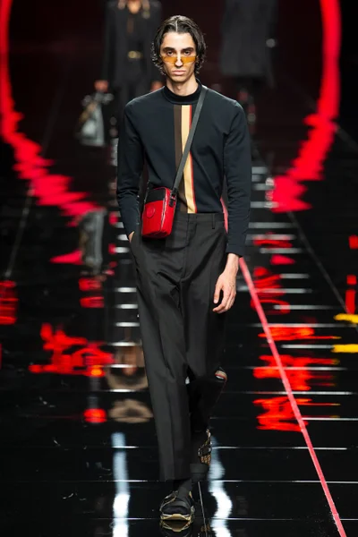 Look 3